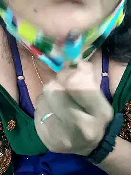 Snapshot of Tamilkannadacouple chatting on 02-28-26, 04:30 Tamilkannadacouple online show from 02-28-26, 04:30