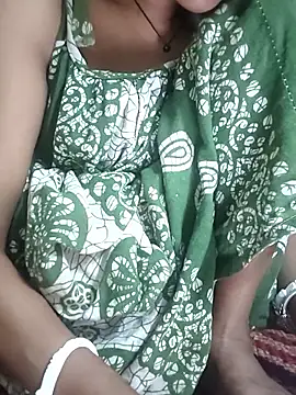 Snapshot of Sweet-runi chatting on 04-08-26, 03:45 Sweet-runi online show from 04-08-26, 03:45