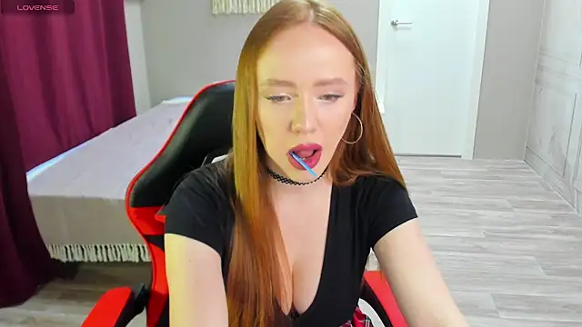 Snapshot of RoseShelton chatting on 02-08-26, 01:09 RoseShelton online show from 02-08-26, 01:09