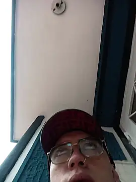 Snapshot of Emmanuel_Lust chatting on 02-24-26, 11:52 Emmanuel Lust online show from 02-24-26, 11:52