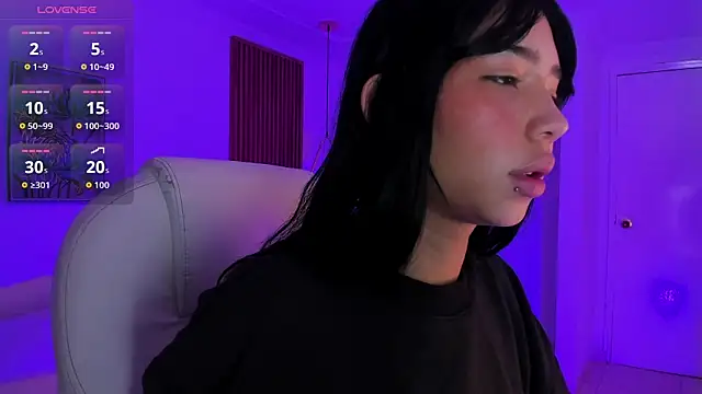 Snapshot of Blue_skyx chatting on 02-21-26, 02:29 Blue skyx online show from 02-21-26, 02:29