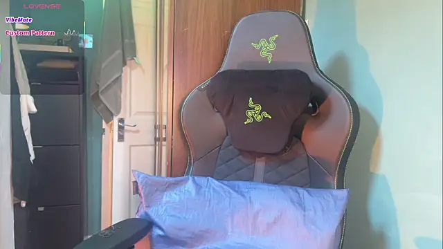 Snapshot of JadeAlexis403 chatting on 02-14-26, 09:39 JadeAlexis403 online show from 02-14-26, 09:39