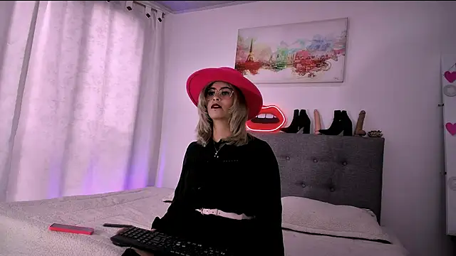 Snapshot of Sharlott_3 chatting on 02-12-26, 12:55 Sharlott 3 online show from 02-12-26, 12:55