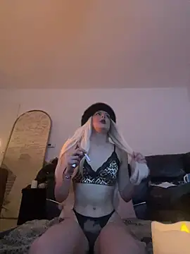 Red Blossom online show from 03-10-26, 05:51