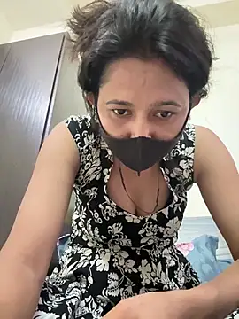 Snapshot of raavigirl chatting on 02-24-26, 08:01 raavigirl online show from 02-24-26, 08:01