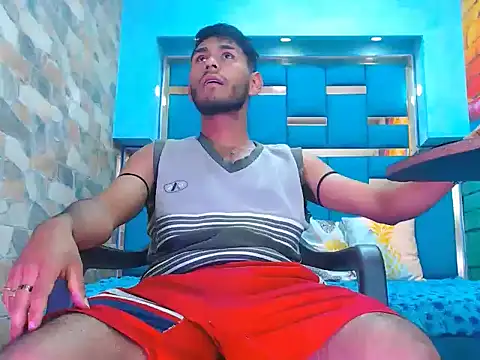 Snapshot of warmNoah chatting on 02-13-26, 07:32 warmNoah online show from 02-13-26, 07:32