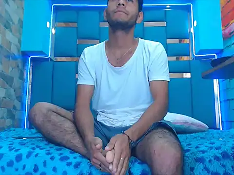 Snapshot of warmNoah chatting on 02-27-26, 07:36 warmNoah online show from 02-27-26, 07:36