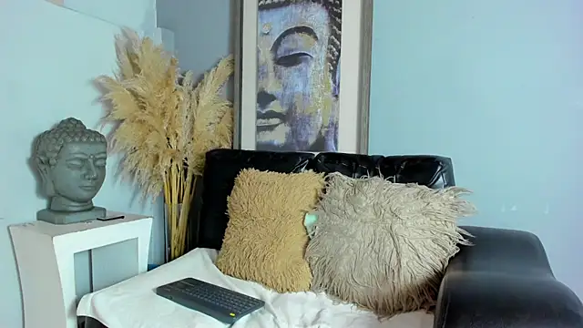 Snapshot of CloeCastillo chatting on 02-20-26, 06:26 CloeCastillo online show from 02-20-26, 06:26