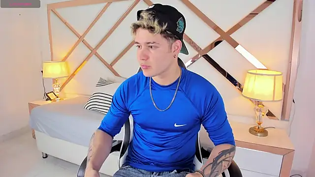 Snapshot of rayan_linxx chatting on 02-17-26, 07:20 rayan linxx online show from 02-17-26, 07:20