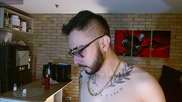 Snapshot of dave_wolf7 chatting on 02-11-26, 12:10 dave wolf7 online show from 02-11-26, 12:10