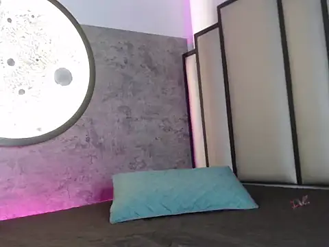 Sharlo Alvarez online show from 02-18-26, 08:16