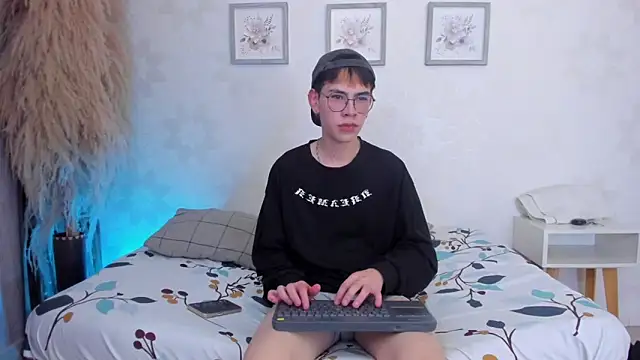 Demian Hush online show from 02-07-26, 07:17