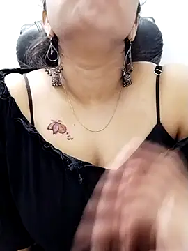 Snapshot of Tamil_sexy_doll chatting on 02-07-26, 12:36 Tamil sexy doll online show from 02-07-26, 12:36