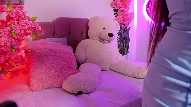 Eleanor Park  online show from 03-03-26, 03:45