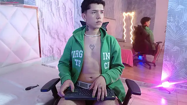 Snapshot of estefan_tay chatting on 02-09-26, 07:18 estefan tay online show from 02-09-26, 07:18