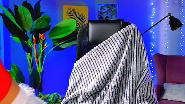 Snapshot of KrisWillis chatting on 02-10-26, 09:02 KrisWillis online show from 02-10-26, 09:02