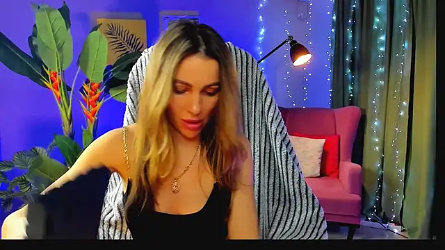 Snapshot of KrisWillis chatting on 02-13-26, 01:18 KrisWillis online show from 02-13-26, 01:18