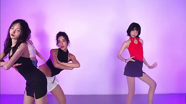 Snapshot of Believe-girl chatting on 02-26-26, 12:26 Believe-girl online show from 02-26-26, 12:26