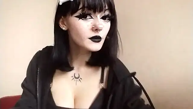 Snapshot of SmilingPatent chatting on 02-07-26, 01:15 SmilingPatent online show from 02-07-26, 01:15