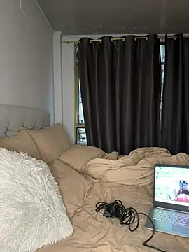 Snapshot of RachelWeisz_ chatting on 02-23-26, 11:18 RachelWeisz online show from 02-23-26, 11:18