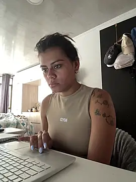 Snapshot of RachelWeisz_ chatting on 03-01-26, 12:40 RachelWeisz online show from 03-01-26, 12:40