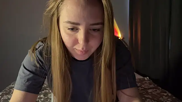 Snapshot of Reyleys chatting on 02-16-26, 09:05 Reyleys online show from 02-16-26, 09:05