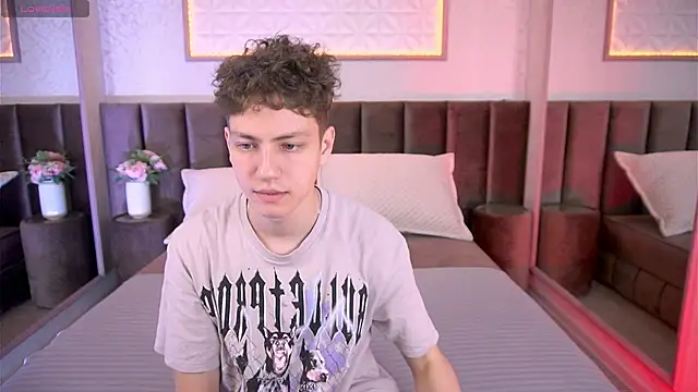 Snapshot of StefanBev chatting on 02-08-26, 07:50 StefanBev online show from 02-08-26, 07:50