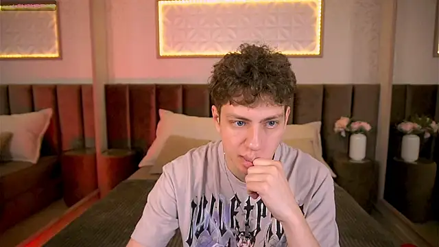 Snapshot of StefanBev chatting on 02-19-26, 07:32 StefanBev online show from 02-19-26, 07:32