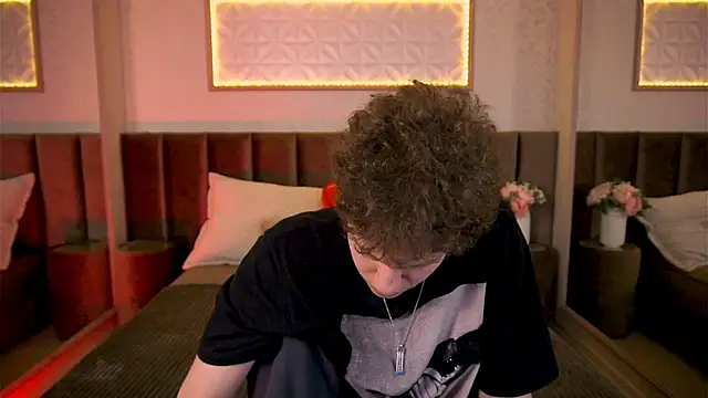 Snapshot of StefanBev chatting on 02-21-26, 08:10 StefanBev online show from 02-21-26, 08:10