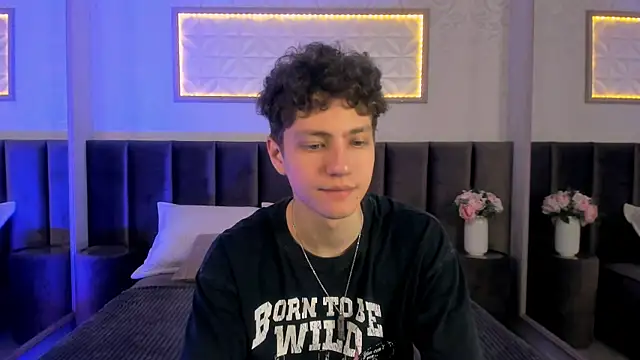 Snapshot of StefanBev chatting on 02-25-26, 07:45 StefanBev online show from 02-25-26, 07:45