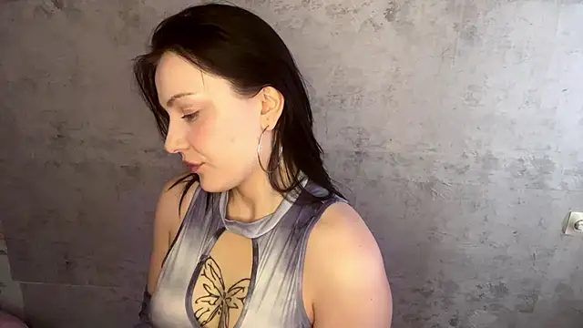 Snapshot of Mona_Fox chatting on 02-15-26, 07:51 Mona Fox online show from 02-15-26, 07:51