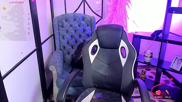 Snapshot of lorraineHunter chatting on 02-20-26, 12:38 lorraineHunter online show from 02-20-26, 12:38