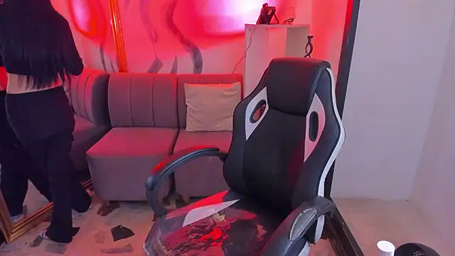 Snapshot of lorraineHunter chatting on 02-22-26, 01:20 lorraineHunter online show from 02-22-26, 01:20