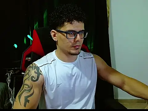 Snapshot of Logan0626 chatting on 02-19-26, 12:28 Logan0626 online show from 02-19-26, 12:28