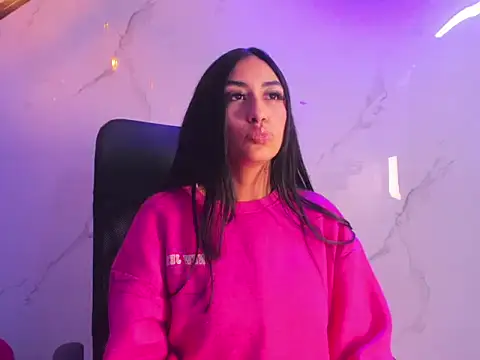 Snapshot of TiffanyDream8 chatting on 02-18-26, 09:44 TiffanyDream8 online show from 02-18-26, 09:44