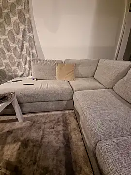 Snapshot of Latina25Europian30 chatting on 02-21-26, 12:00 Latina25Europian30 online show from 02-21-26, 12:00