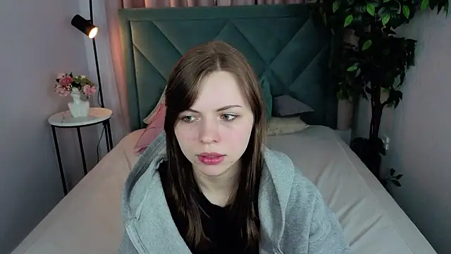 Snapshot of LesleySky chatting on 02-28-26, 07:15 LesleySky online show from 02-28-26, 07:15