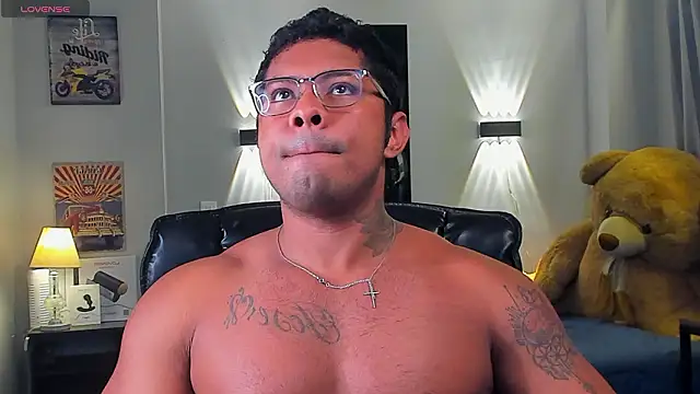 Snapshot of LEOHRDZ chatting on 02-16-26, 10:28 LEOHRDZ online show from 02-16-26, 10:28