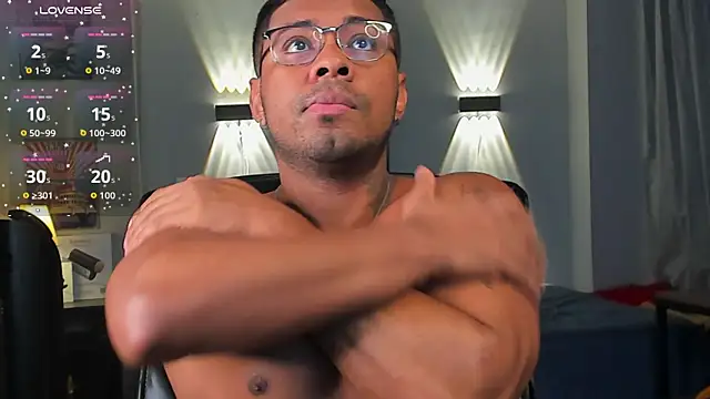 Snapshot of LEOHRDZ chatting on 03-02-26, 08:21 LEOHRDZ online show from 03-02-26, 08:21