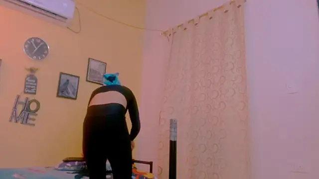 Snapshot of sexiempoderada18 chatting on 02-18-26, 01:29 sexiempoderada18 online show from 02-18-26, 01:29