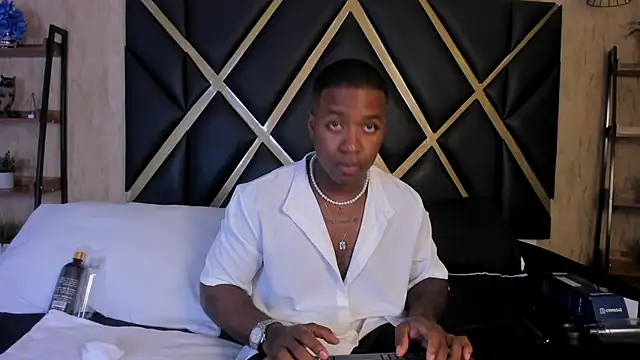 Snapshot of LuccianoDaytona chatting on 03-02-26, 07:54 LuccianoDaytona online show from 03-02-26, 07:54