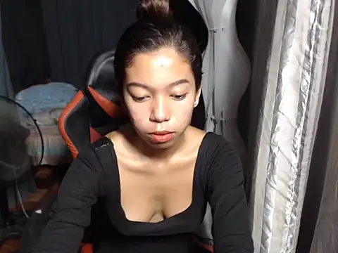 Snapshot of urgirlyflor chatting on 03-24-26, 01:16 urgirlyflor online show from 03-24-26, 01:16