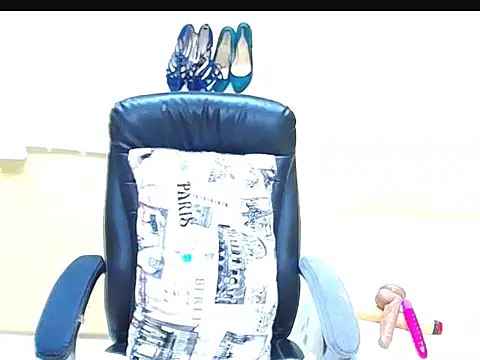 Snapshot of BubblyIvyxxx chatting on 02-23-26, 06:44 BubblyIvyxxx online show from 02-23-26, 06:44