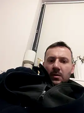 Snapshot of defaktor chatting on 02-17-26, 04:13 defaktor online show from 02-17-26, 04:13