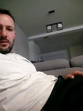 Snapshot of defaktor chatting on 02-19-26, 08:38 defaktor online show from 02-19-26, 08:38