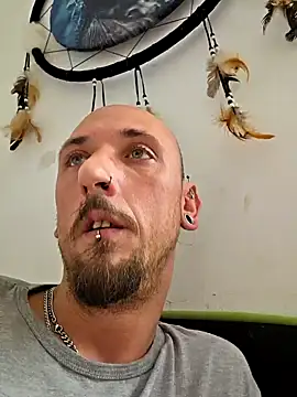 Snapshot of Ninfo920817 chatting on 02-25-26, 10:03 Ninfo920817 online show from 02-25-26, 10:03