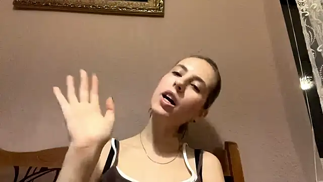 Snapshot of CharmingBlonde chatting on 02-12-26, 06:36 CharmingBlonde online show from 02-12-26, 06:36