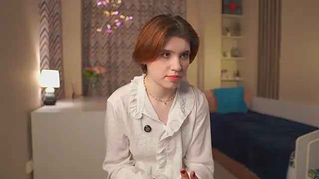 Snapshot of BelleHayton chatting on 02-16-26, 01:40 BelleHayton online show from 02-16-26, 01:40