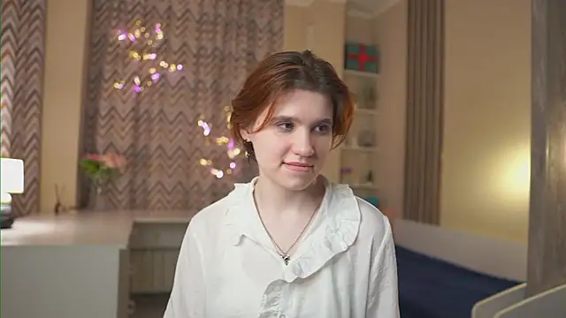 Snapshot of BelleHayton chatting on 02-17-26, 02:35 BelleHayton online show from 02-17-26, 02:35