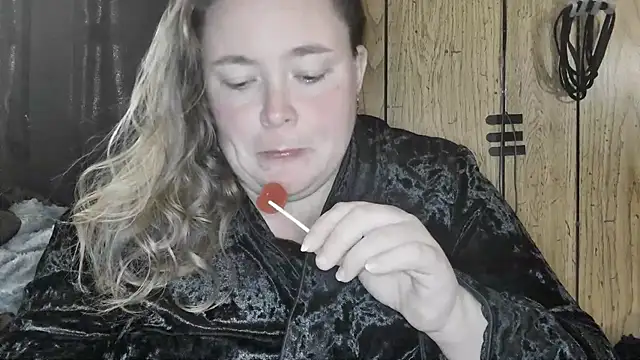 Snapshot of ladylynn13 chatting on 03-02-26, 11:00 ladylynn13 online show from 03-02-26, 11:00